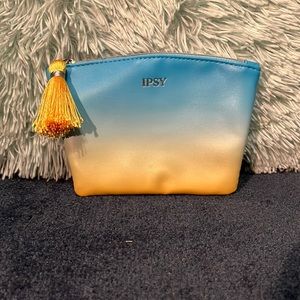 Ipsy cosmetic bag